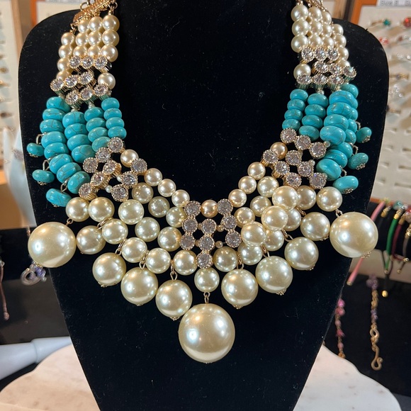 Statement piece necklace faux pearls and dyed howlite, with earrings. 24” approx - Picture 2 of 7